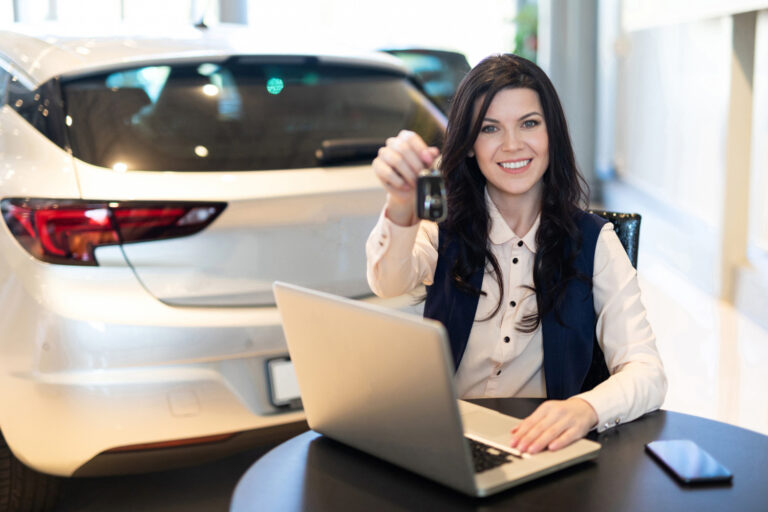 Woman offering Car Financing with No Down Payment Easily.